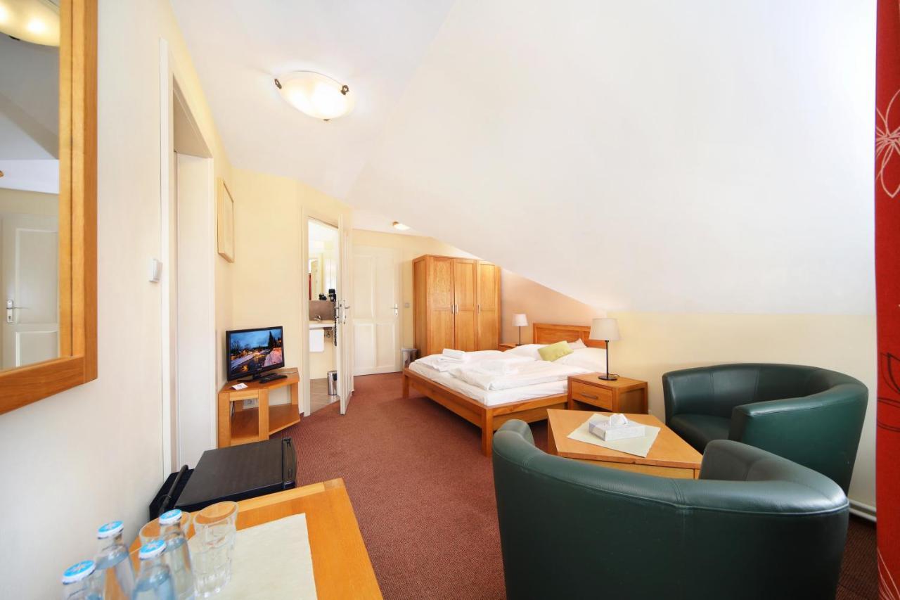 Hotel Erika ชปินด์เลอรูฟ มลิน ภายนอก รูปภาพ